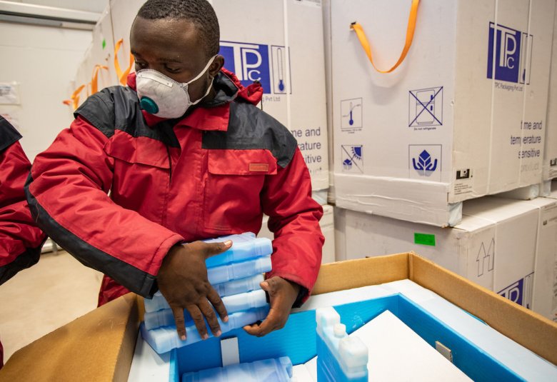 Vaccine storage warehouse, Kinkole commune, Kinshasa, DRC. Photo credit: UNICEF / Ray